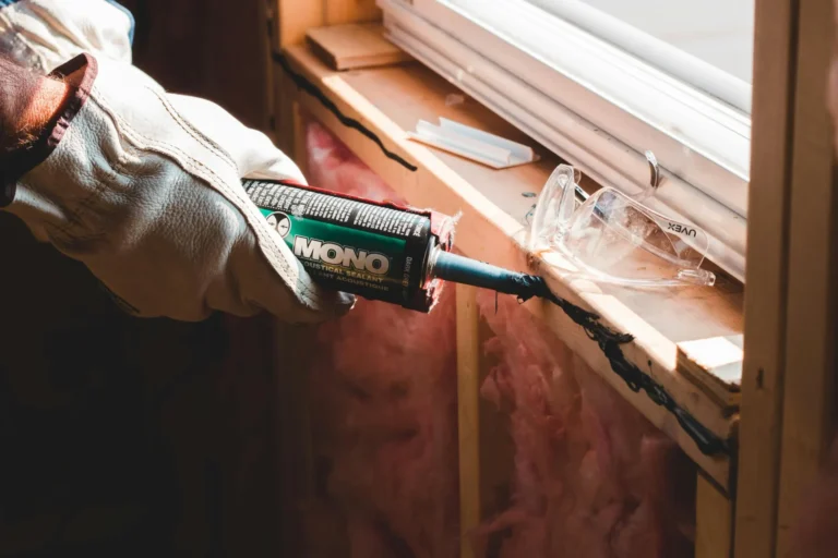 Bathroom-Caulk-Removal